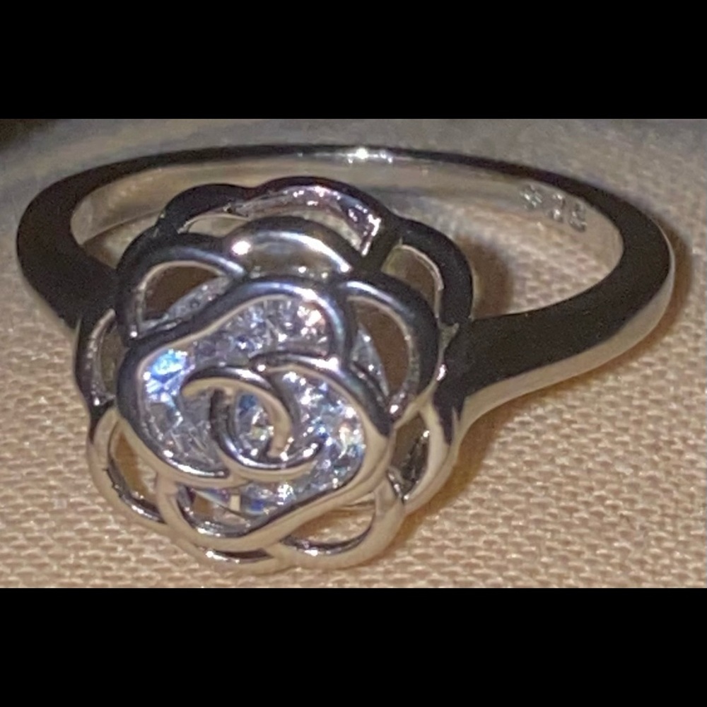 Crystal flower ring - Picture 3 of 6